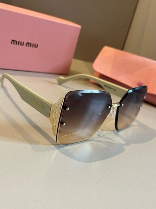 Miu Miu Women\'s Frameless Sunglasses: UV Protection and Slimming Design
